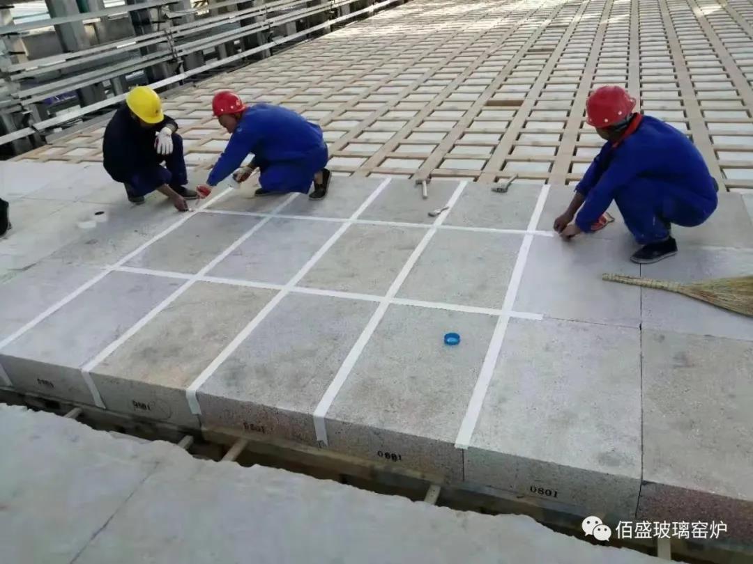 草莓视频APP黄色网站玻璃